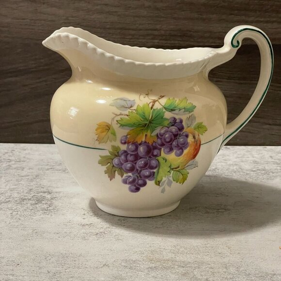 Vintage Johnson Brothers California Fruit 40 oz Beige Pitcher England c.1930 - Picture 1 of 9